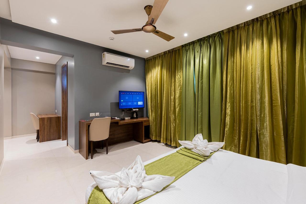 Hotel Seven Oaks نافي مومباي المظهر الخارجي الصورة