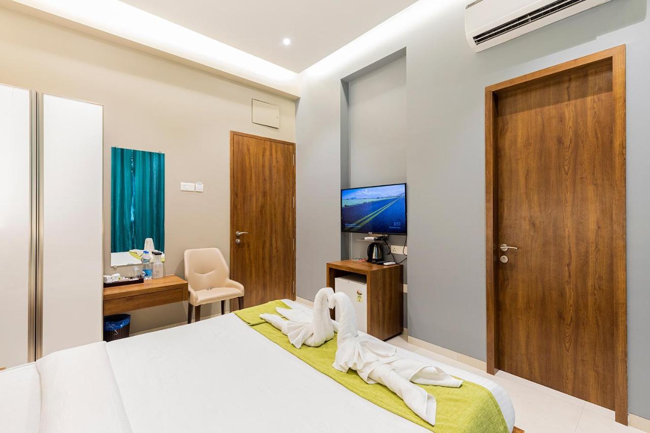 Hotel Seven Oaks نافي مومباي المظهر الخارجي الصورة