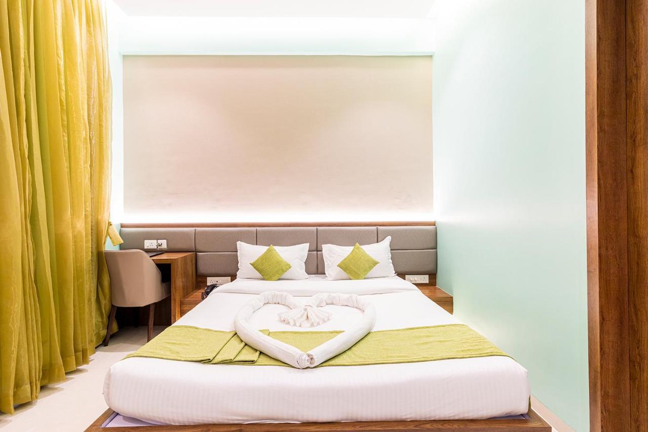 Hotel Seven Oaks نافي مومباي المظهر الخارجي الصورة