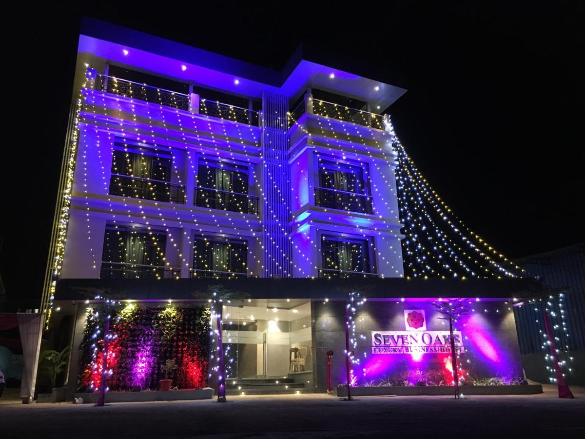 Hotel Seven Oaks نافي مومباي المظهر الخارجي الصورة