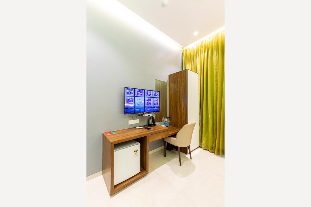 Hotel Seven Oaks نافي مومباي المظهر الخارجي الصورة
